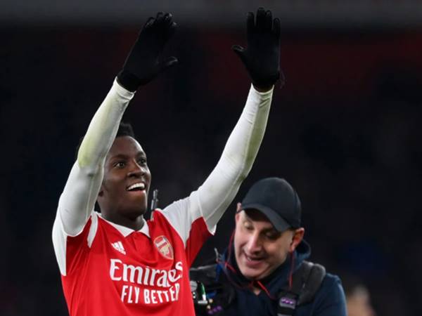 Tin Arsenal 5/6: Nketiah được khuyên nên tìm đội bóng mới